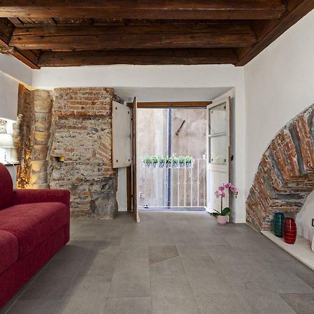 Wood And Stone Apartment In The Historical Center Genua Buitenkant foto