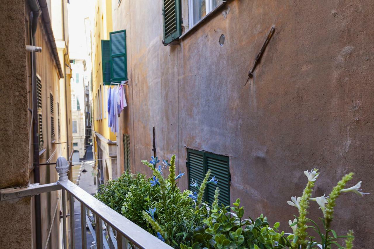Wood And Stone Apartment In The Historical Center Genua Buitenkant foto
