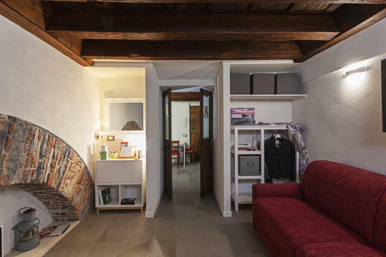 Wood And Stone Apartment In The Historical Center Genua Buitenkant foto