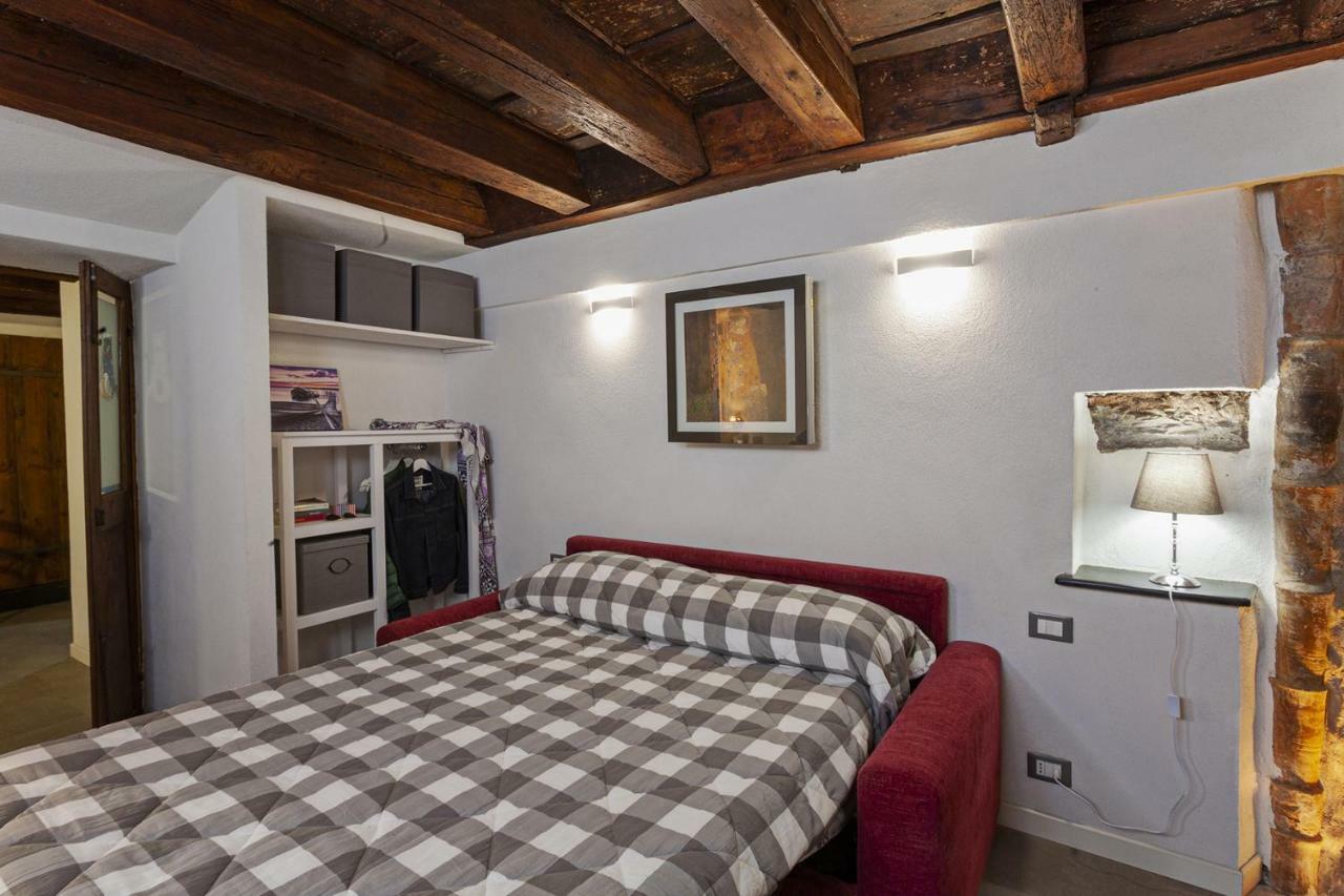 Wood And Stone Apartment In The Historical Center Genua Buitenkant foto